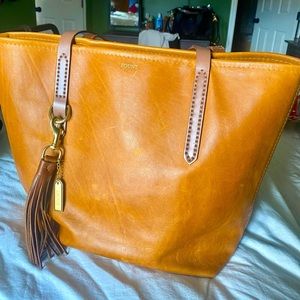 FOUNT Classic Bellfield Tote Goldenrod with Tassel